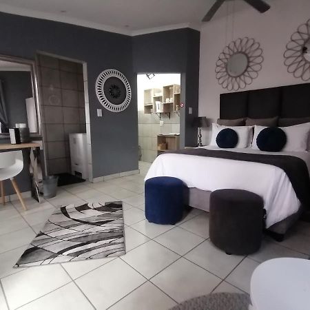 Roxy'S Rest Guest House 范德拜尔帕克 外观 照片