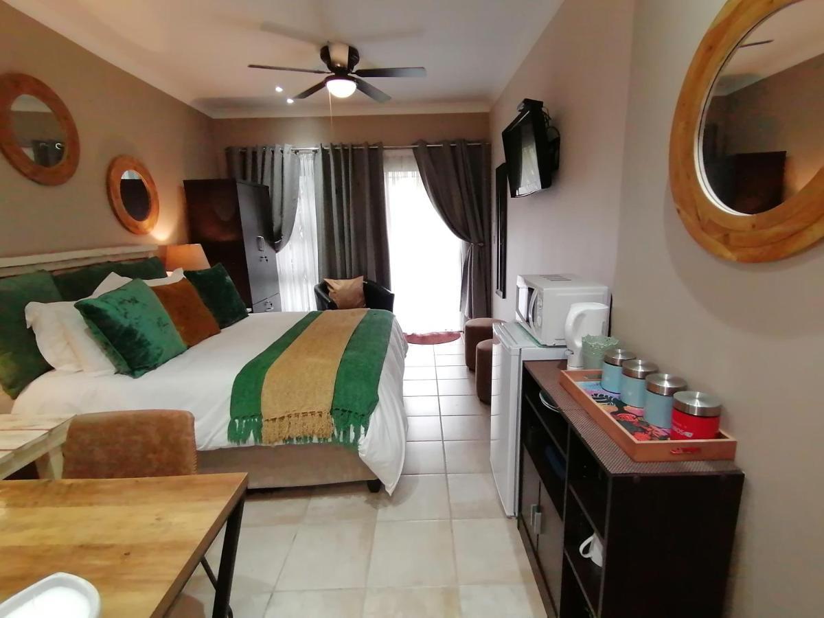 Roxy'S Rest Guest House 范德拜尔帕克 外观 照片