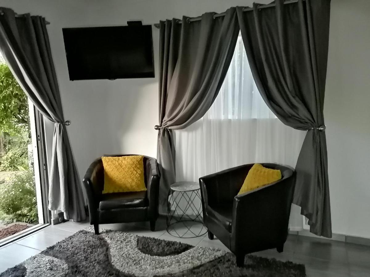 Roxy'S Rest Guest House 范德拜尔帕克 外观 照片